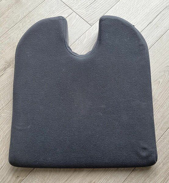 File:Coccyx cushion.jpg