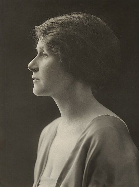 File:Dorothy Massingham.jpg