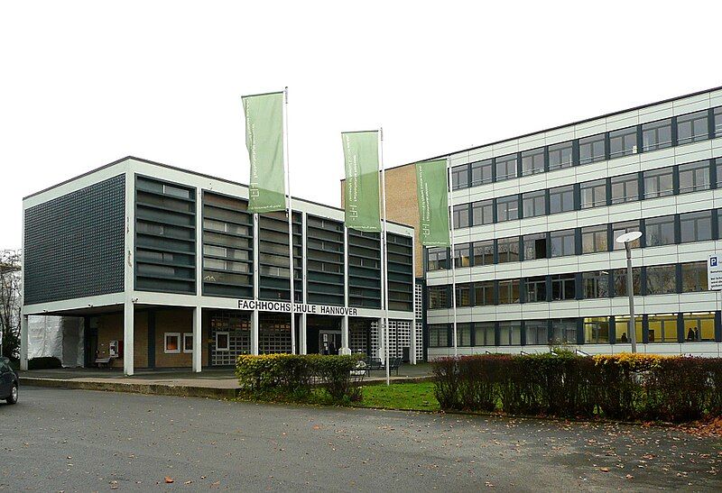 File:FH Hannover Eingang.jpg