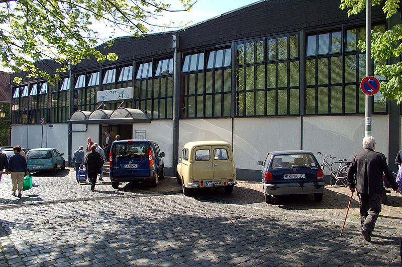 File:Frankfurt Höchst Markthalle.jpg