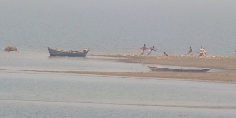 File:Hirakud Fisherman.JPG