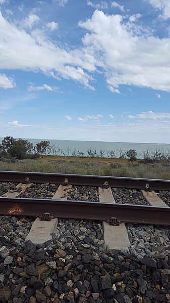 File:Lake Menindee.jpg