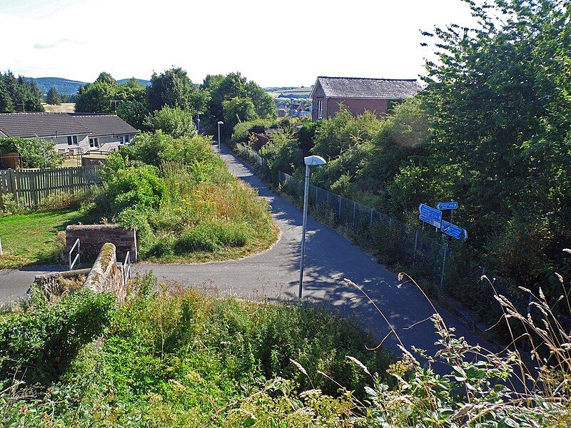 File:Maxwelltown Railway Station.jpg