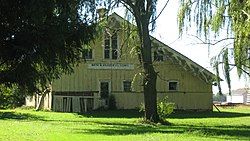 The Reamer Barn west of Oberlin