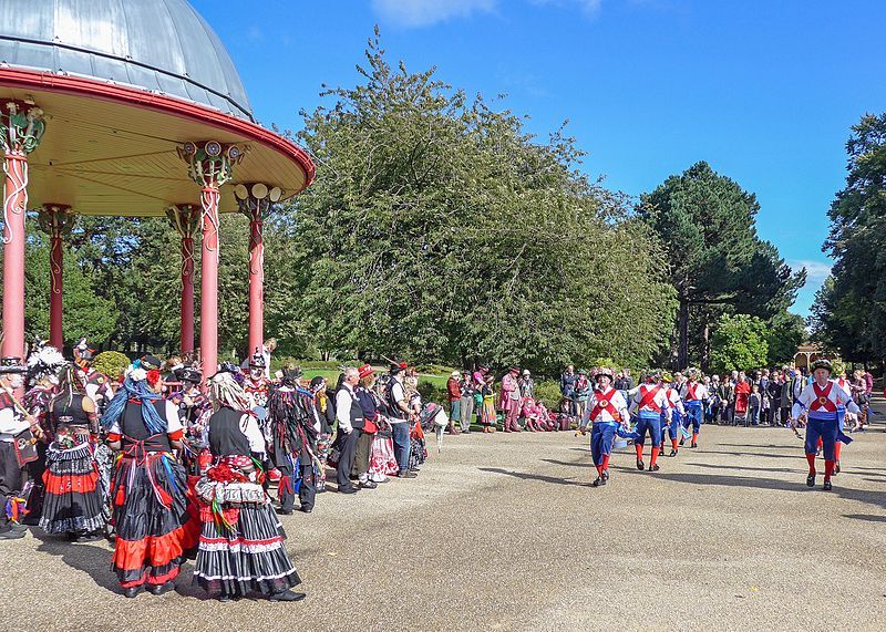 File:Saltaire Festival (21370997591).jpg