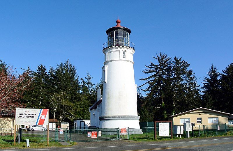 File:Umpqua River lighthouse.jpg