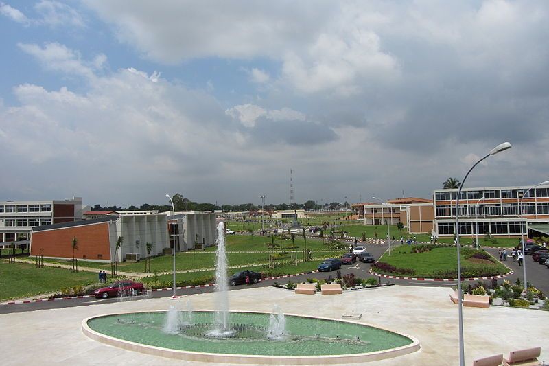 File:Université Abidjan 1.JPG