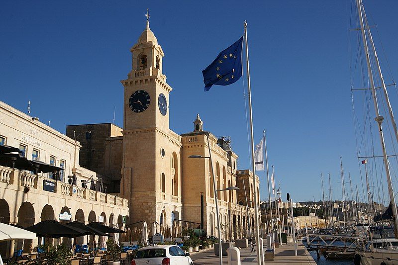 File:Vittoriosa-seafront-maritime-museum.JPG