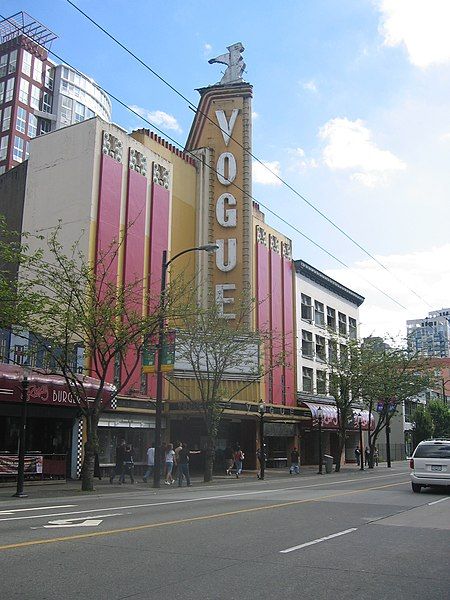 File:Vogue-thtr.jpg