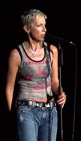 File:Annie lennox nemahziz.jpg