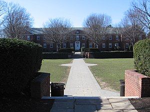 Dawes House, the freshman girls’ dorm, split into the Cromwell and Perry Ross houses