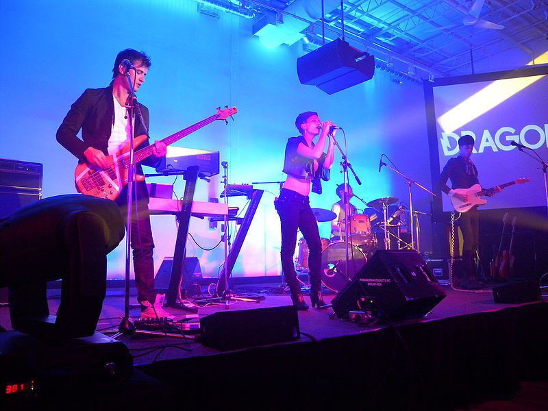 File:Dragonette 2009-10-01 3.jpg