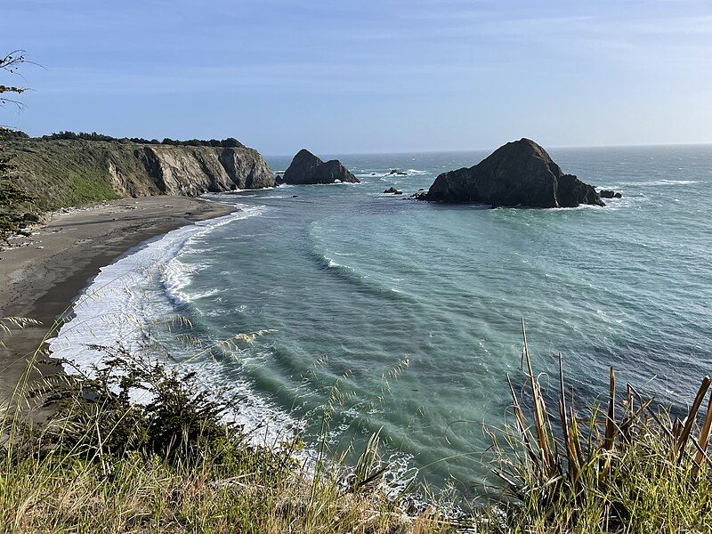 File:ElkBeach MendocinoCounty.jpg