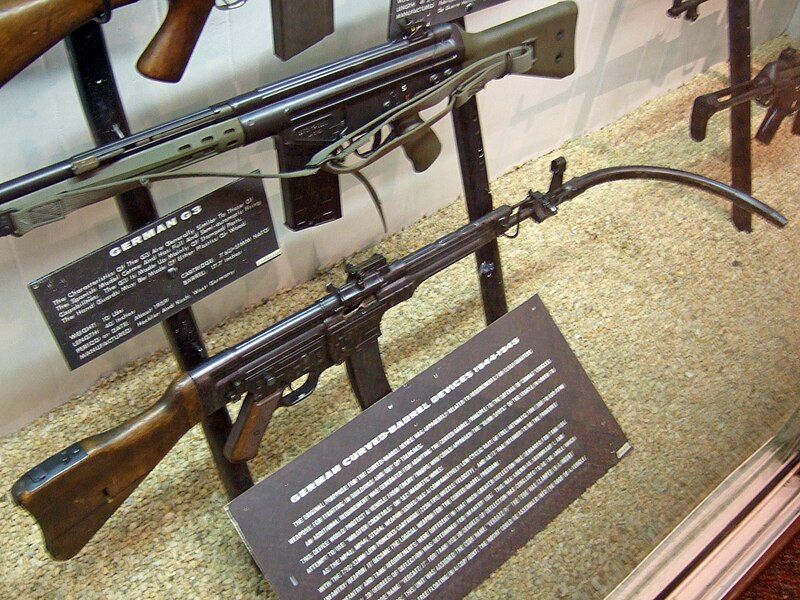 File:G3 and StG44.jpg