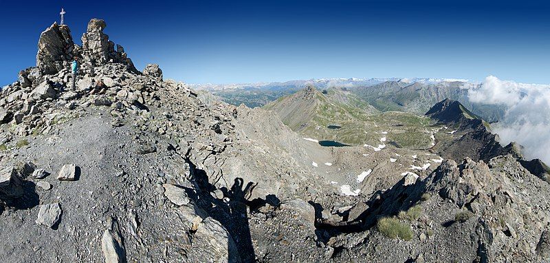 File:Ghinivert-panorama-dalla-vetta.jpg