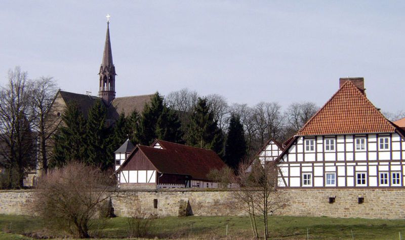 File:Kloster Loccum.jpg