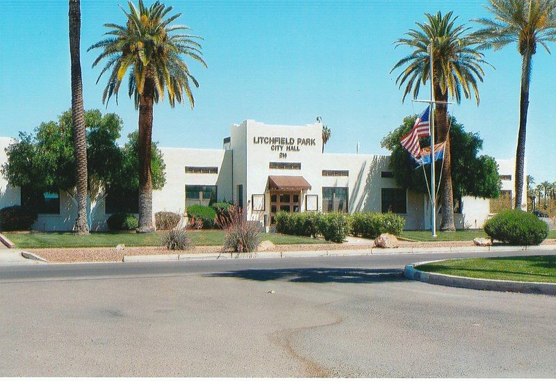 File:Litchfield Park-City Hall.jpg