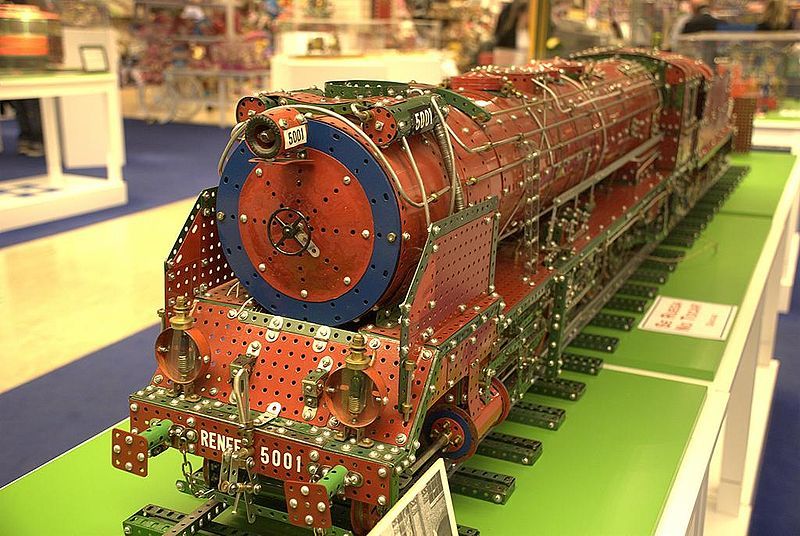 File:Meccano locomotive.jpg