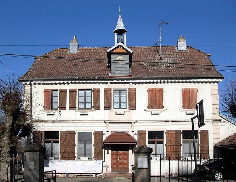 File:Menoncourt, Mairie.jpg