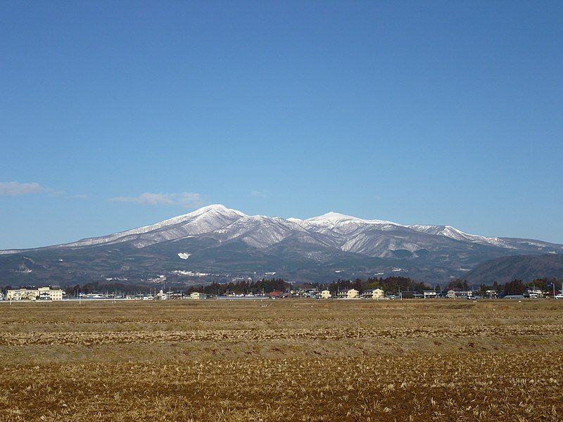 File:Mount Adatara.JPG