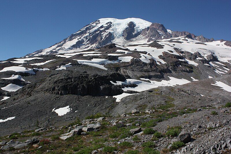 File:Mount Rainier 8369.JPG