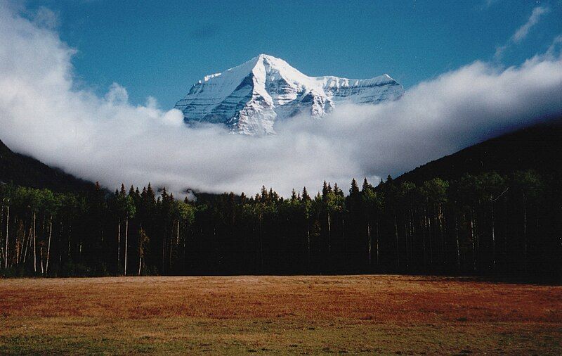 File:Mount Robson2.jpg