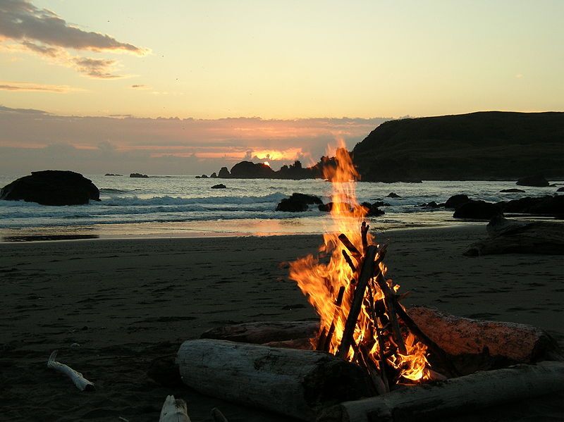 File:OregonCoastBonfire.jpg