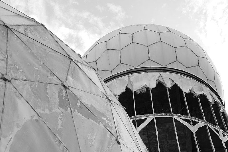 File:Radome Teufelsberg Berlin.jpg