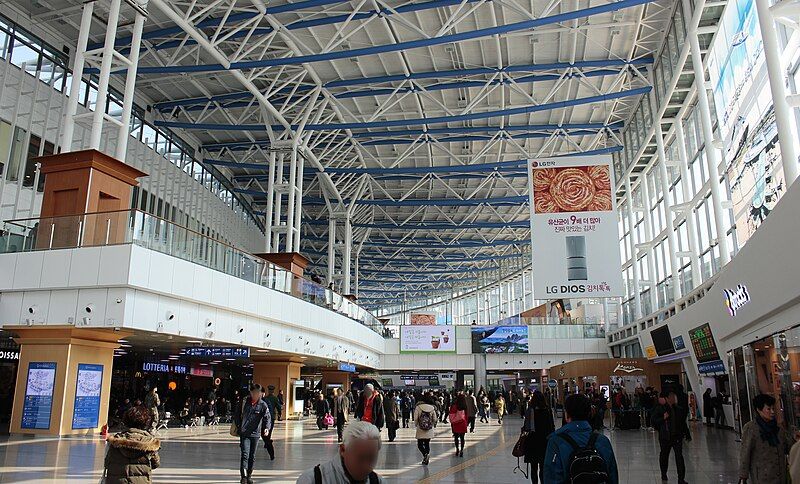 File:Seoul Station Concourse.jpg