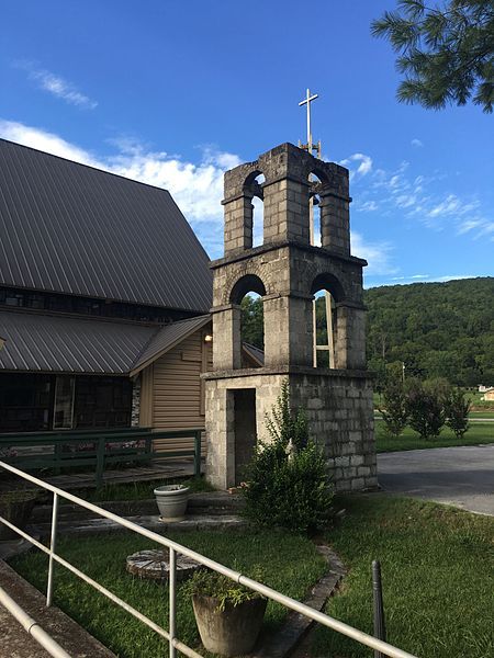 File:SherwoodTNUSA-EpiphanyMissionOldBellTower.jpg