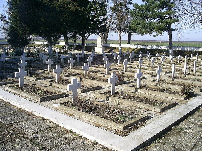 File:Tutrakan-military-cemetery.jpg