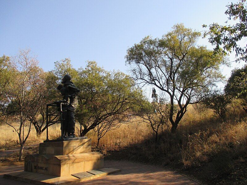 File:Vrouemonument7.JPG