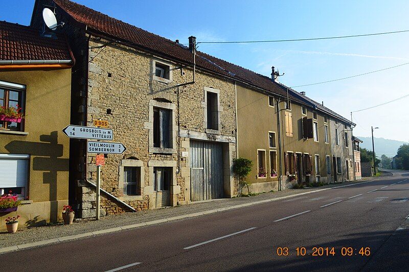 File:Aubigny-les-Sombernon Street.JPG