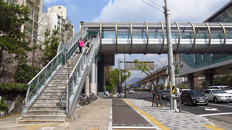 File:Busan-gimhae-light-rail-transit-18-Gimhae-national-museum-station-entrance-1-20180402-104128.jpg