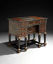 Early Mazarin desk