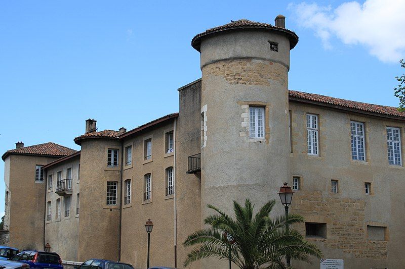 File:Château-Vieux (Bayonne) 2.jpg