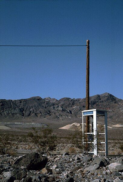 File:Death Valley,19820817,Desert,telephon box.jpg