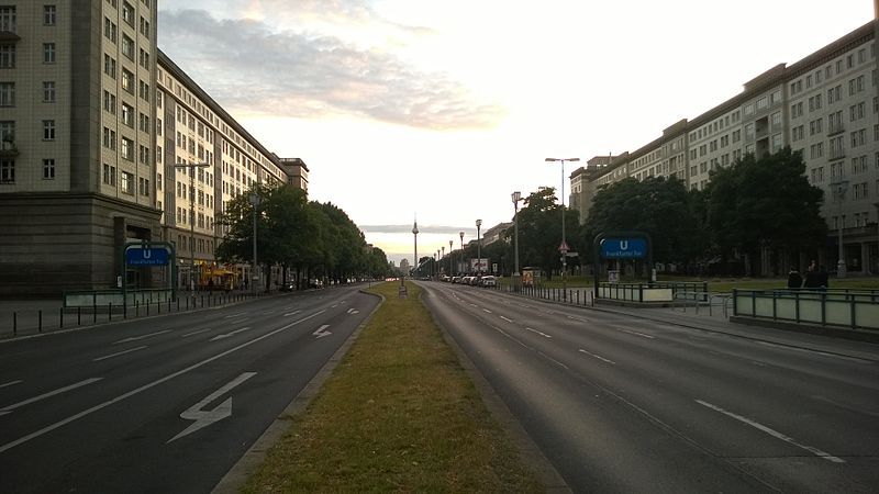 File:FrankfurterAllee&Fernsehturm.jpg