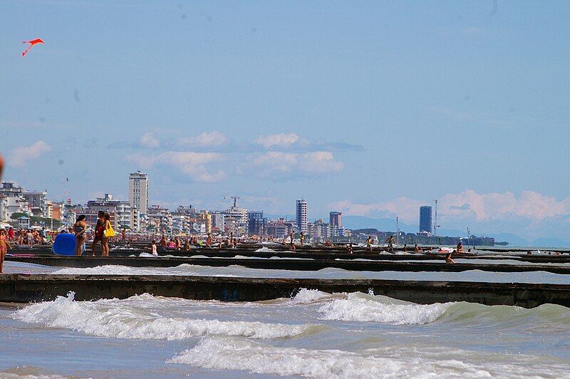 File:Lido di Jesolo.JPG