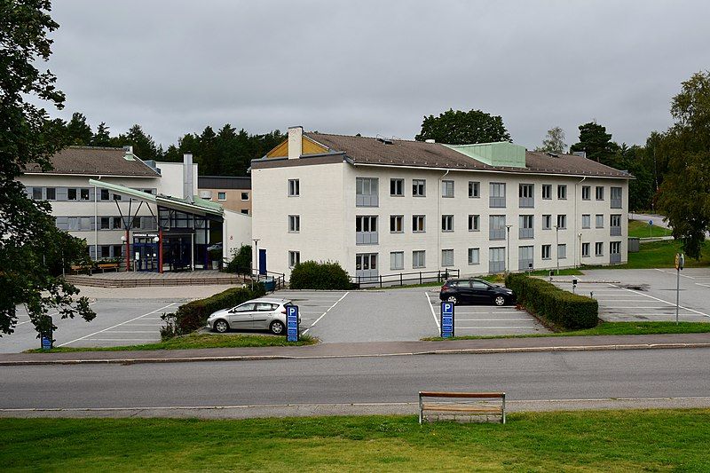 File:Lindesbergs kommunhus (01).jpg