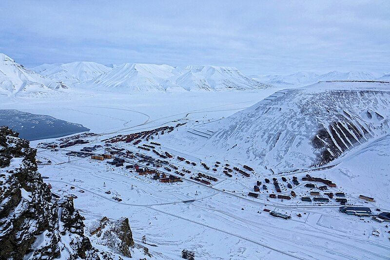 File:Longyearbyen-as-of-2022.jpg