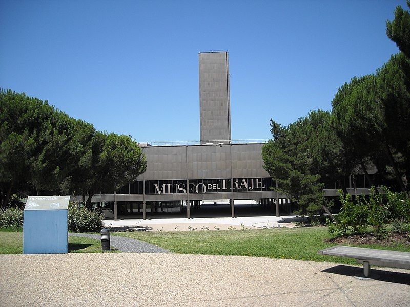 File:Museo del Traje.JPG