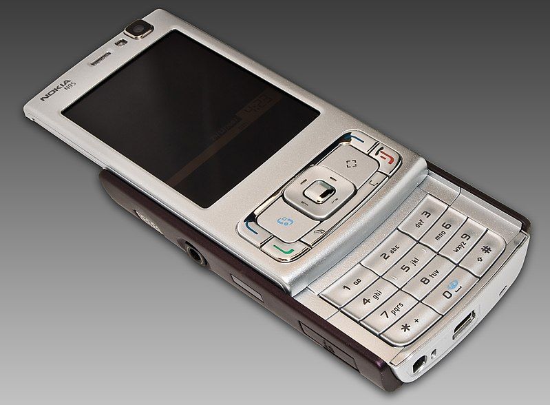 File:N95 Front-slide-open.jpg