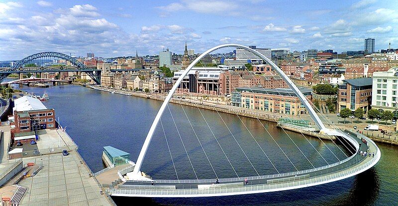 File:Newcastle-upon-Tyne-bridges-and-skyline cropped.jpg