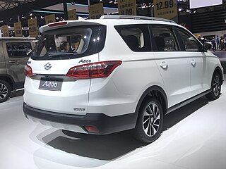 Changan Oushang A800 rear