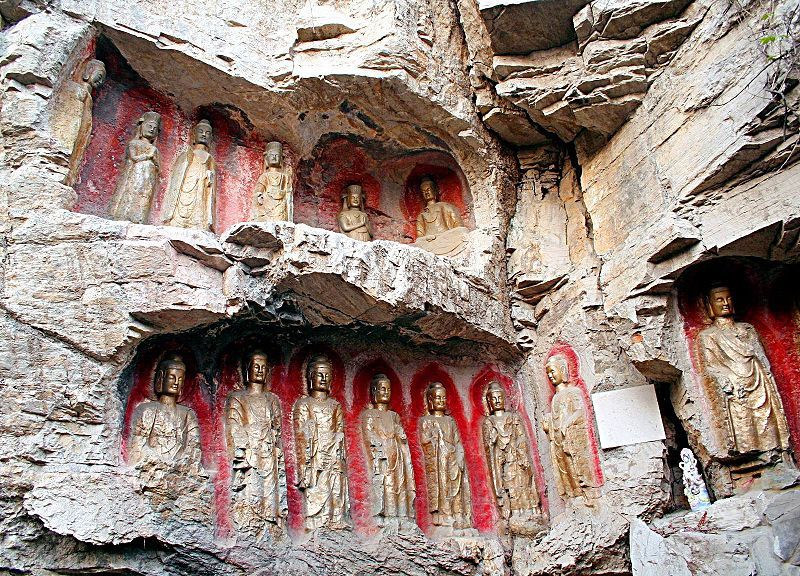 File:Qianfoshan buddha statues1.jpg