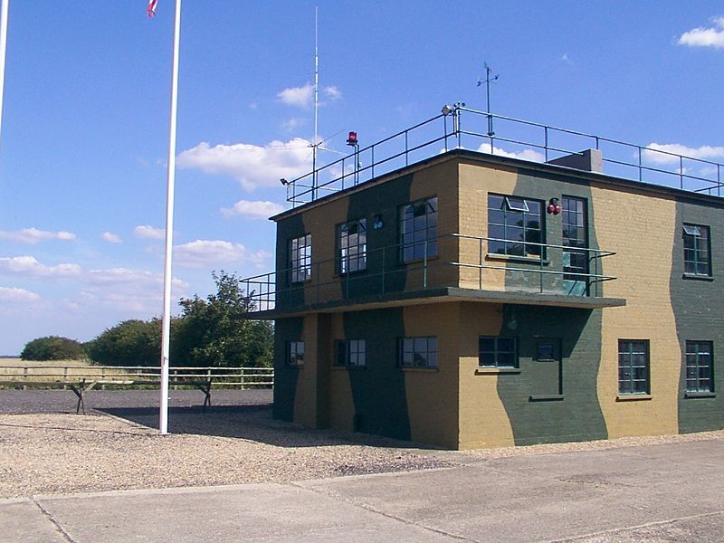 File:RAFTwinwoodControlTower.JPG