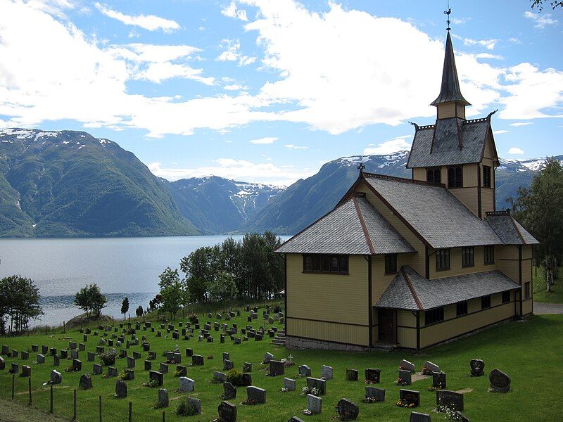 File:Sæle church.jpg