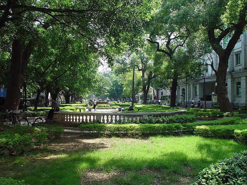 File:Shamian Garden.jpg