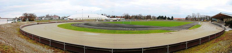 File:Stadion Haunstetten.jpg